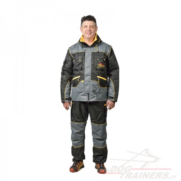 Tuta di colore grigio/nera per addestramento del cane