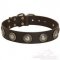Collare in cuoio con decorazione per cane