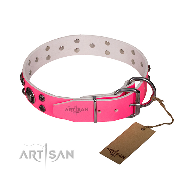 Collare elegante di cuoio rosa Artisan per cane