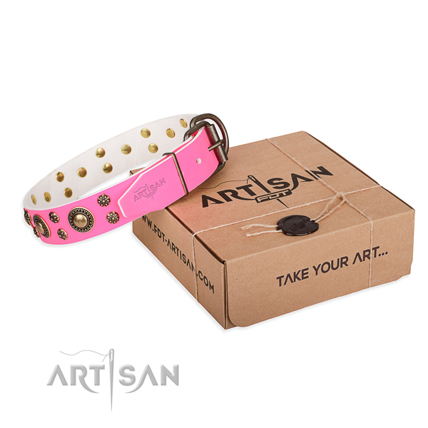 Collare Pink of Perfection Artisan con scatola