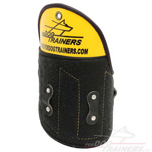 Copertura in materiale sintetico per addestratore