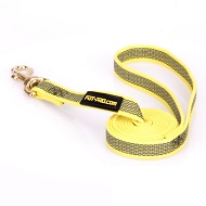 Guinzaglio giallo in nylon gommato per cani medi e grandi Guinzaglio giallo in nylon gommato per cani medi e grandi